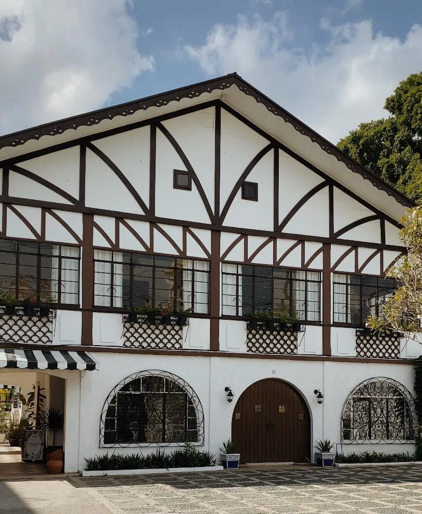 amarillo-fine-dining restaurant in iloilo city