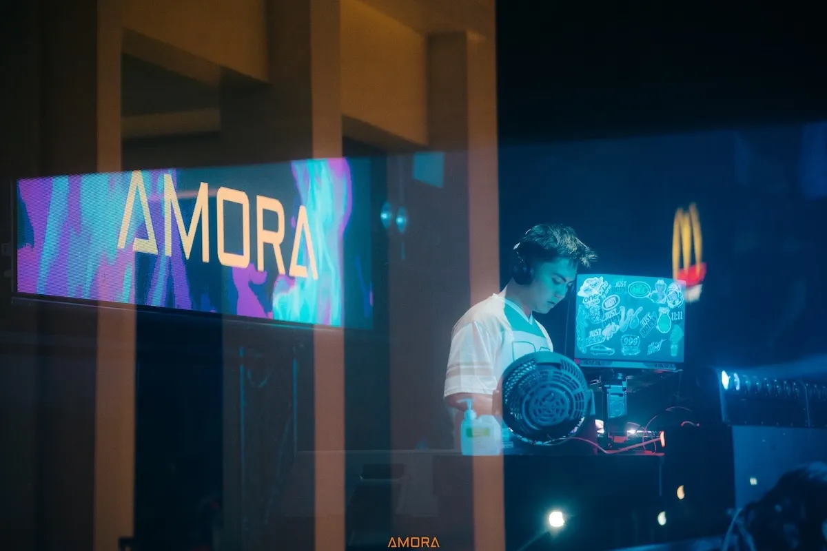 Amora Bar and music lounge