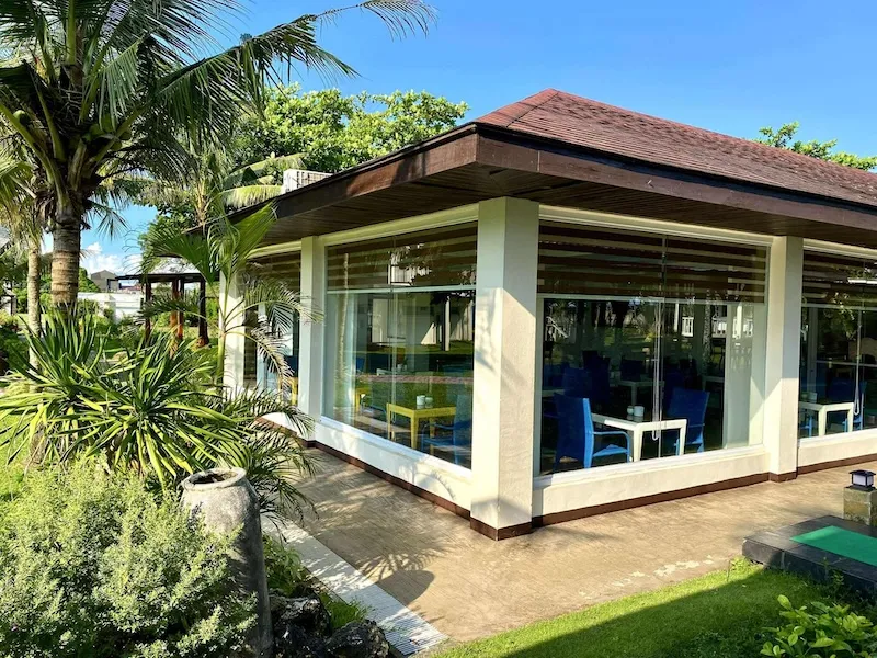 Aruna beach resort resto